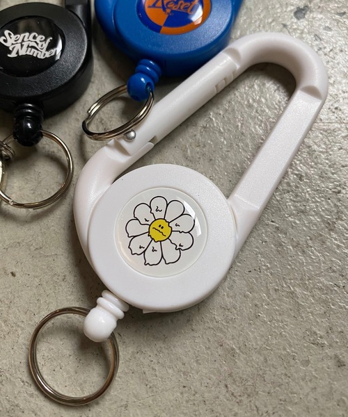 SPINNS キーホルダー リール付きアクリルカラビナキーホルダー