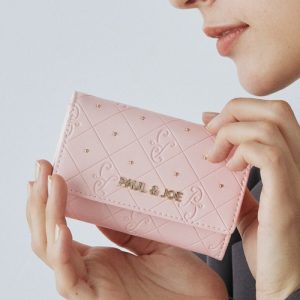 PAUL & JOE ACCESSOIRES 名刺入れ ＆ (ポール＆ジョーアクセソワ)仕切り付き名刺入れ PJA-W1073 エンボス レディース