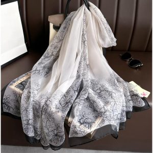 送料無料【セール】 レーディス 柔らかシルクタッチ プリント柄 大判薄型ストール スカーフ パレオ　91011b