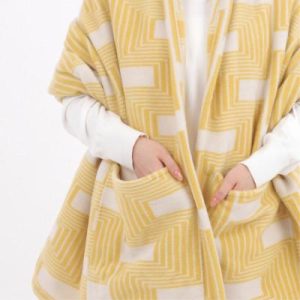 ふるさと納税 和泉市 【ポケット付】洗えるタスマニアラムウール混大判ストール 70×180cm イエロー OTW-7018